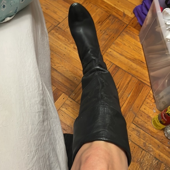 Blk high leather boots - used - Picture 2 of 10